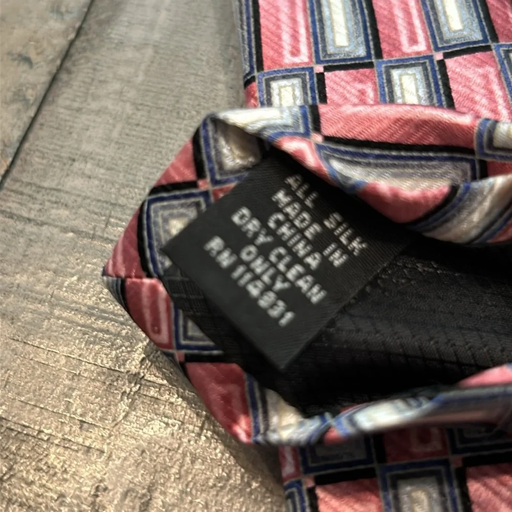 Men's Silk Neck Tie Pink/Grey Attractive Pattern Beverly Hills Polo Club